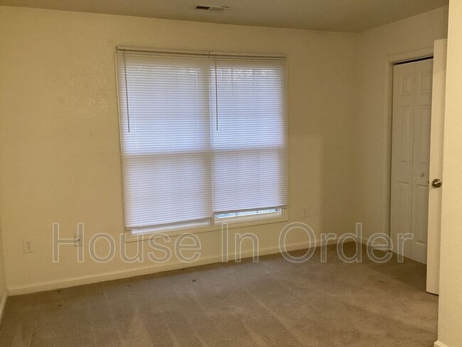 Building Photo - 11 Rathfarnham Rd