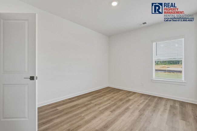 Building Photo - BRAND NEW luxury 5BD 4BA home w/ neighborhood pool! Triple Rockvale Schools! Internet included!
