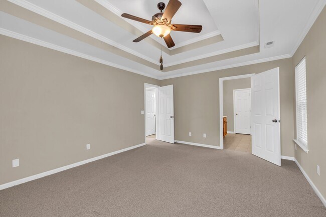 Building Photo - 5623 Crooked Creek Dr