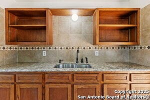 Building Photo - 807 Happy View