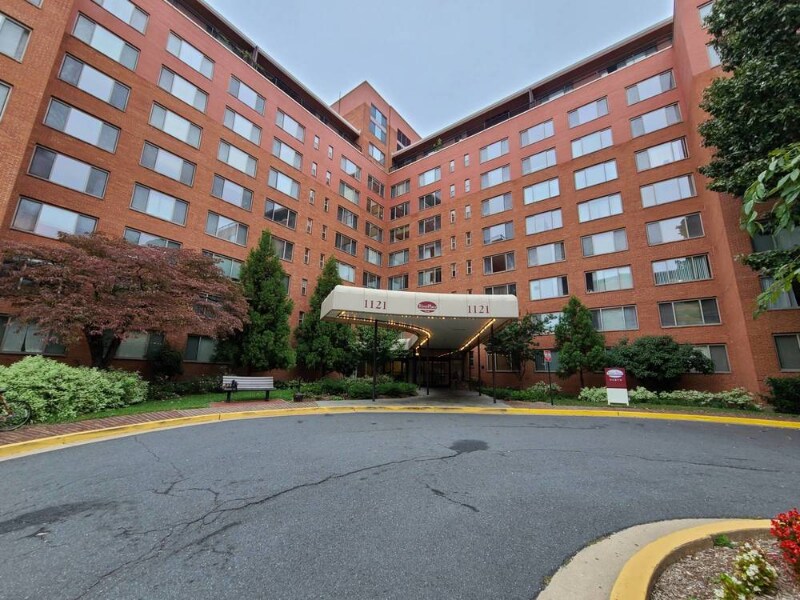 Building Photo - 1121 Arlington Blvd