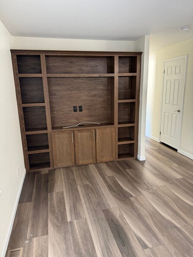 Building Photo - 305 W Uwchlan Ave