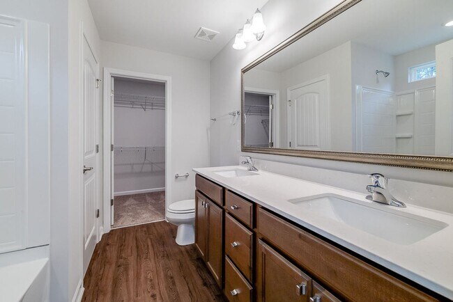 Building Photo - 4 bed, 2.5 bathroom spacious home in Pooler!