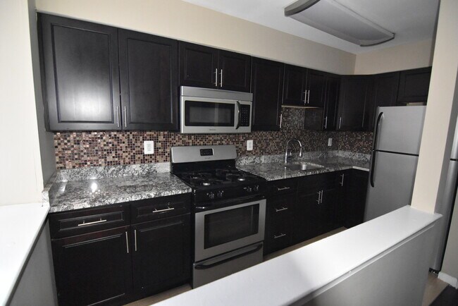Primary Photo - 4714 Chestnut St