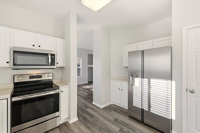 Building Photo - Beautiful Stroh Ranch 4 Bedroom, 2.5 Bath Home, Brand New Kitchen Appliances READY JUNE 5th