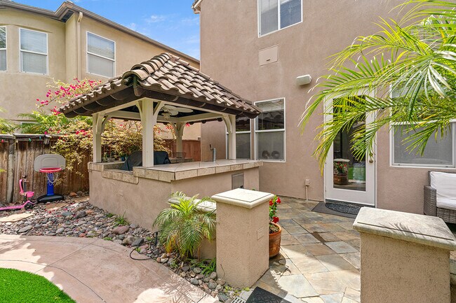 Building Photo - 7116 Torrey Mesa Ct