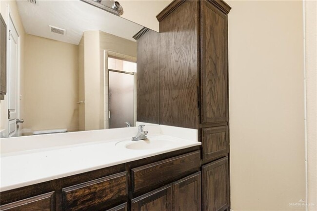 Building Photo - 10 W 2nd St