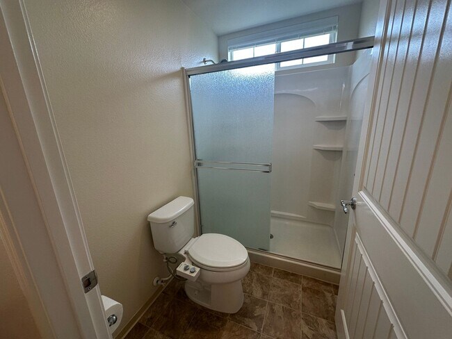 Building Photo - Welcome to the second city of Kapolei. Thi...
