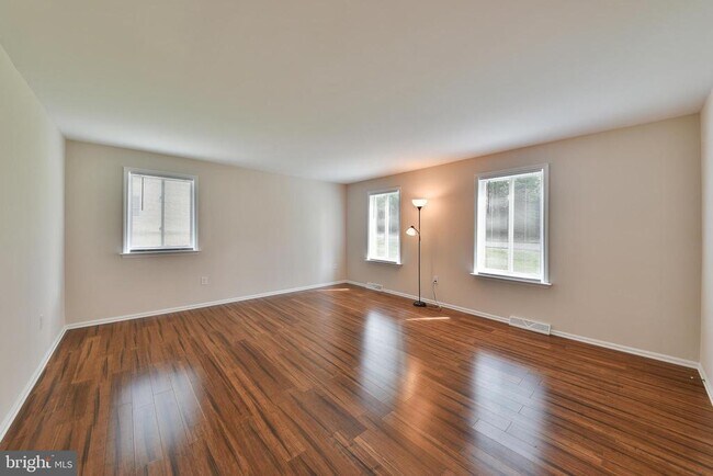 Building Photo - 108 Rue Charmille Rd