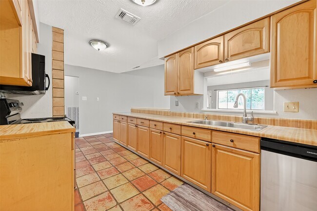 Building Photo - 4123 Wyanngate Dr