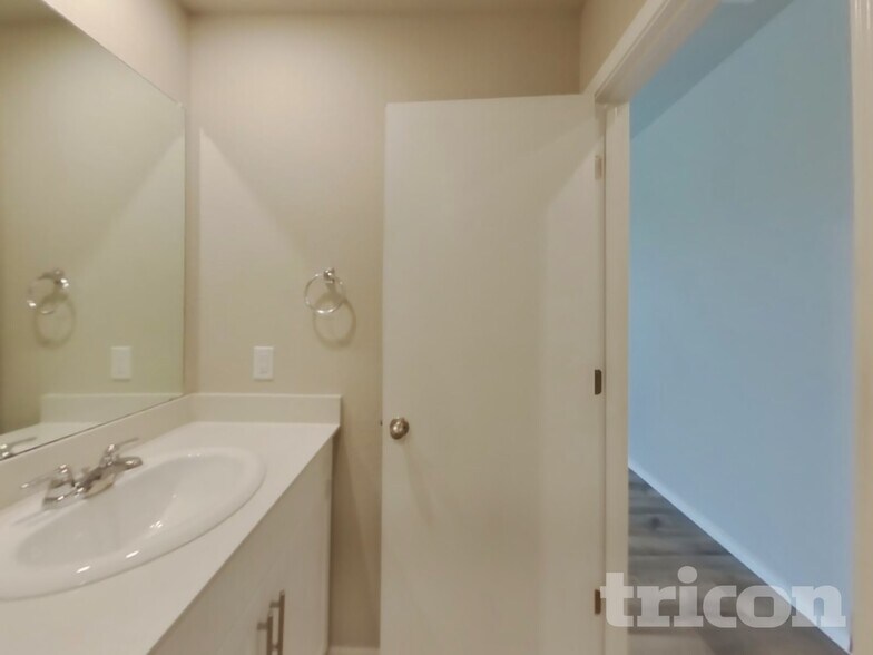 Building Photo - 3509 Gooseneck LN