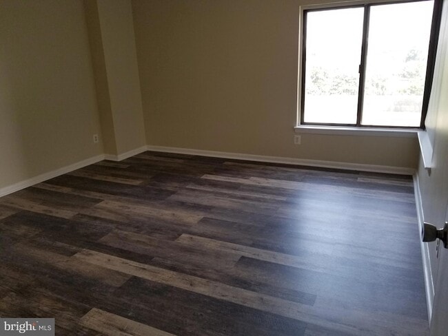 Building Photo - 9200 Edwards Way