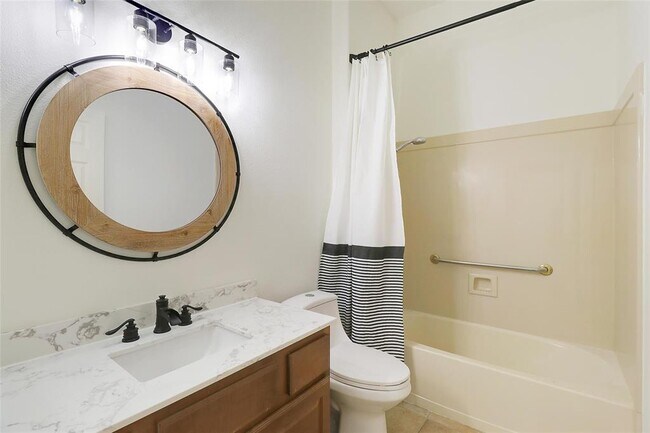 Building Photo - 109 Sunflower St