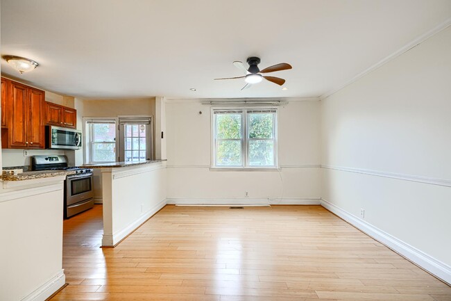 Building Photo - 2716 N Longwood St
