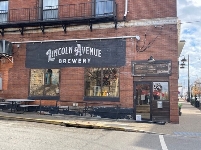 Building Photo - 181 N Balph Ave