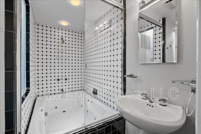 Building Photo - 2355 Ashmead Pl NW