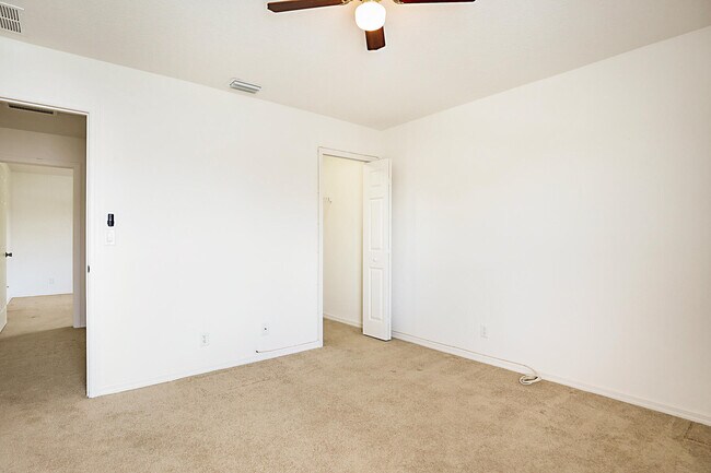 Building Photo - 617 SE Karrigan Terrace