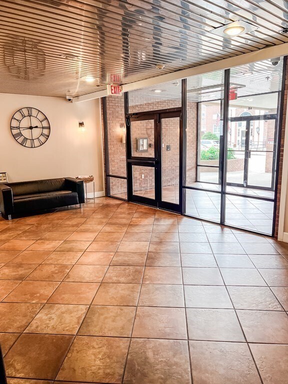 Building Photo - 68 N Washington St