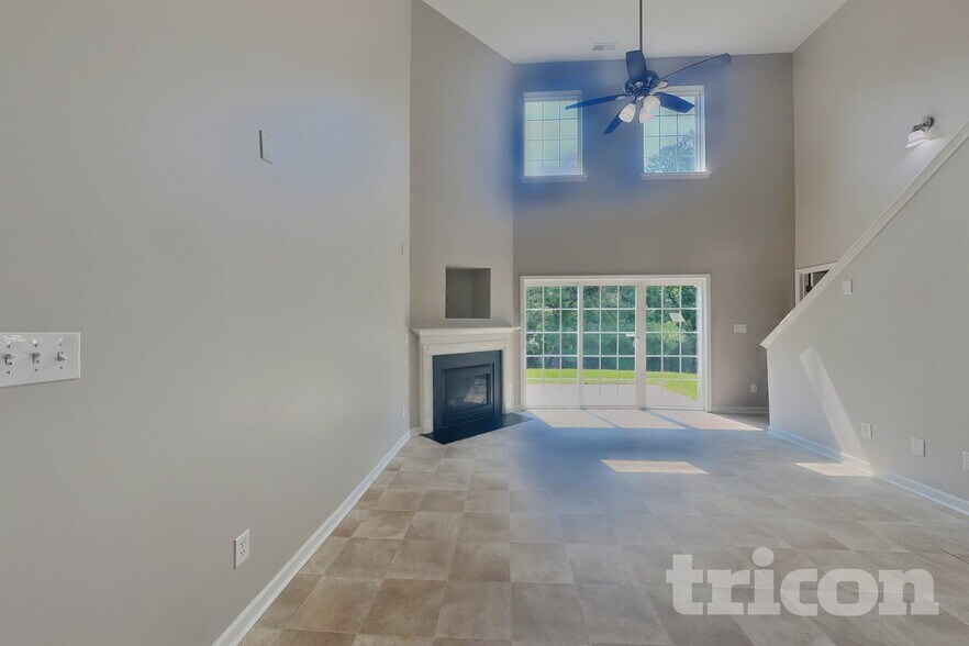 Building Photo - 910 Statler Dr