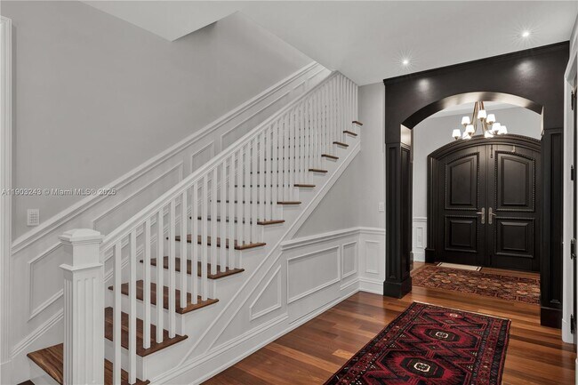 Building Photo - 932 Escobar Ave