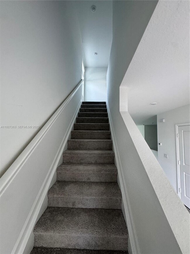 Building Photo - 5837 NW Sweetwood Dr