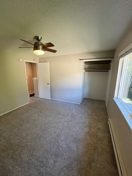 Building Photo - 4165 SE Cesar E Chavez Blvd