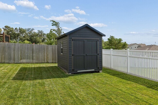 Building Photo - 303 Otoe Dr