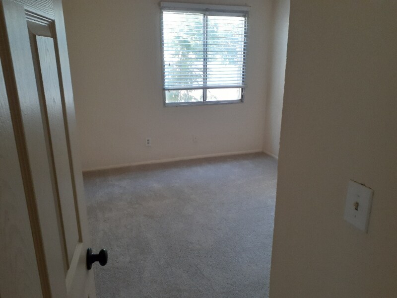 Building Photo - 3120 N 67th Ln