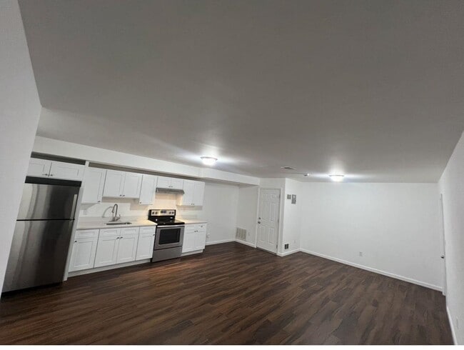 Building Photo - 290 Seaview Ave