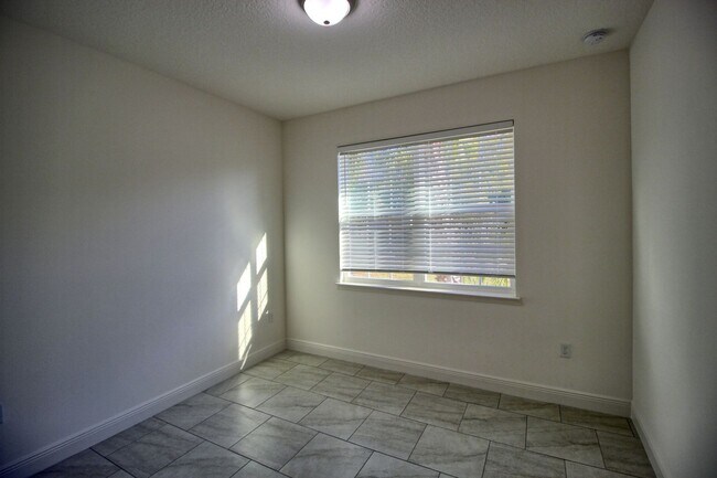 Building Photo - 5054 Marina Dr