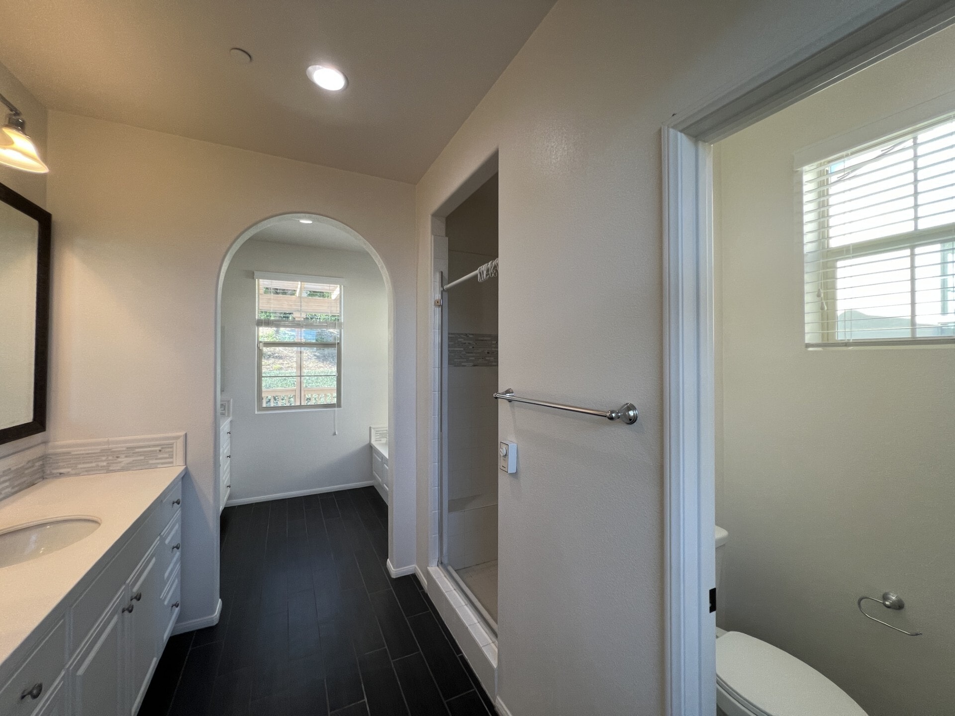 Building Photo - 747 E Lemon Swirl Dr
