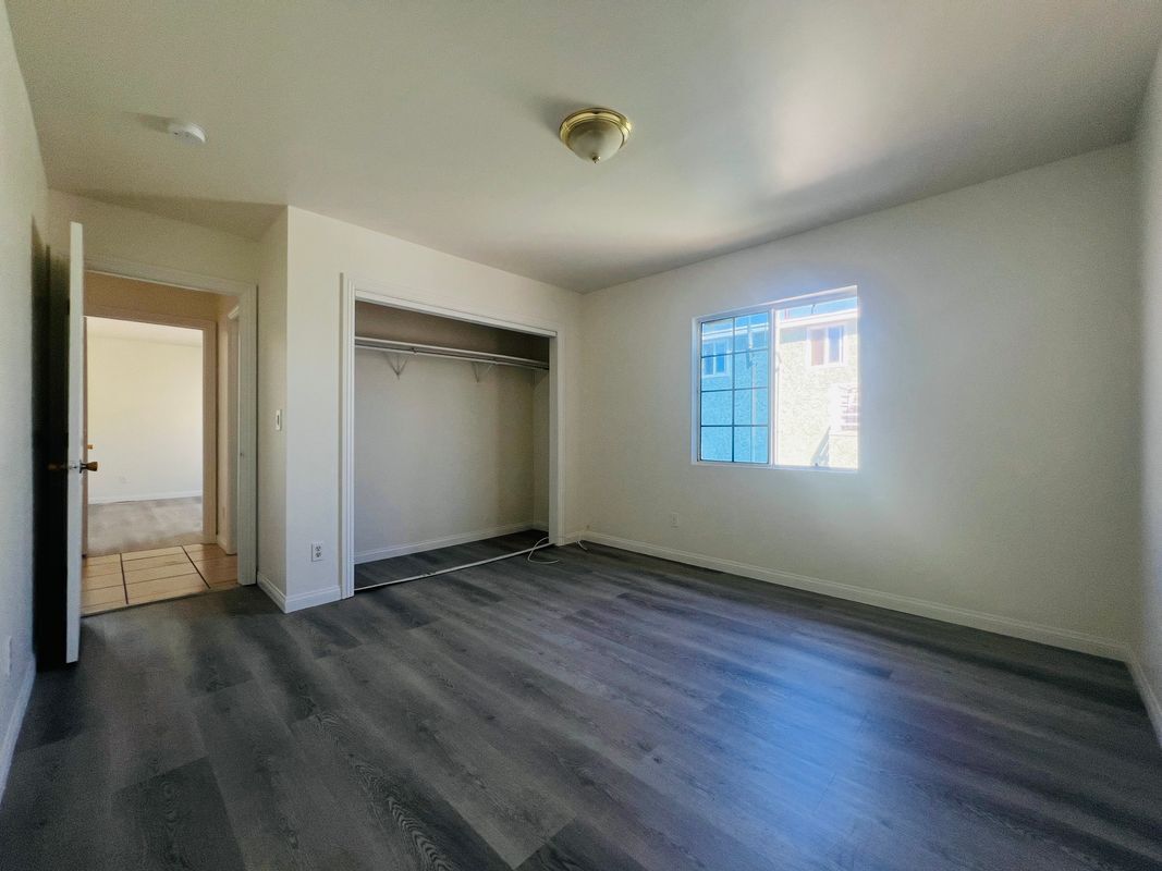 Building Photo - 1315 S Catalina St
