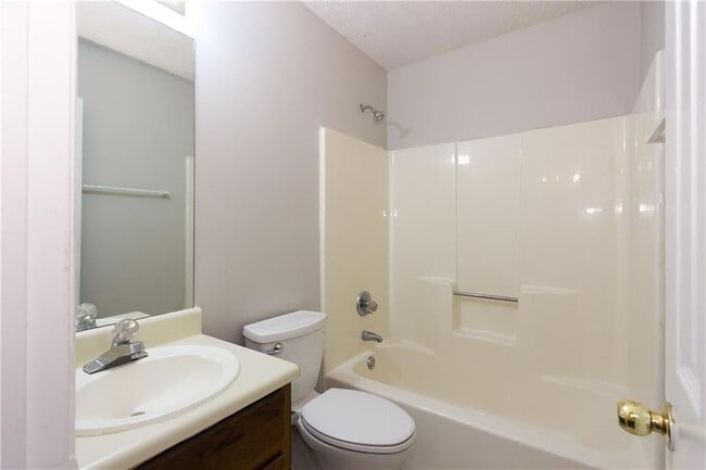 Building Photo - 141 Brownsmill Dr