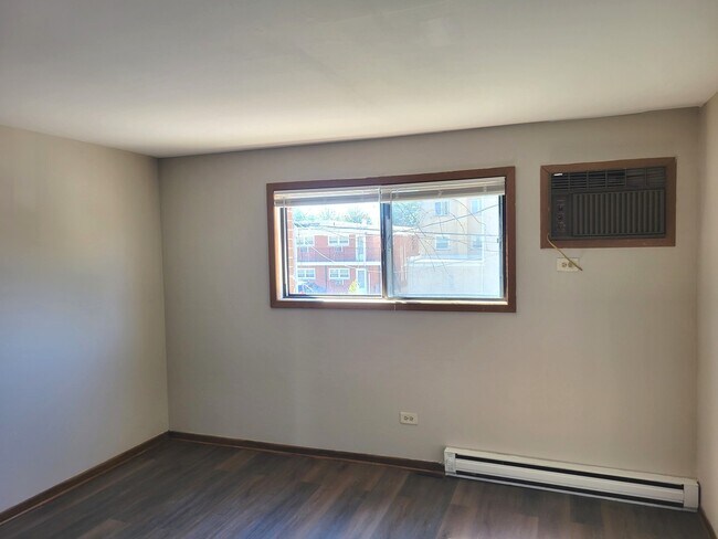 Building Photo - 1257 Harding Ave