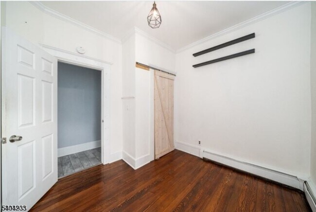 Building Photo - 9 Kling St