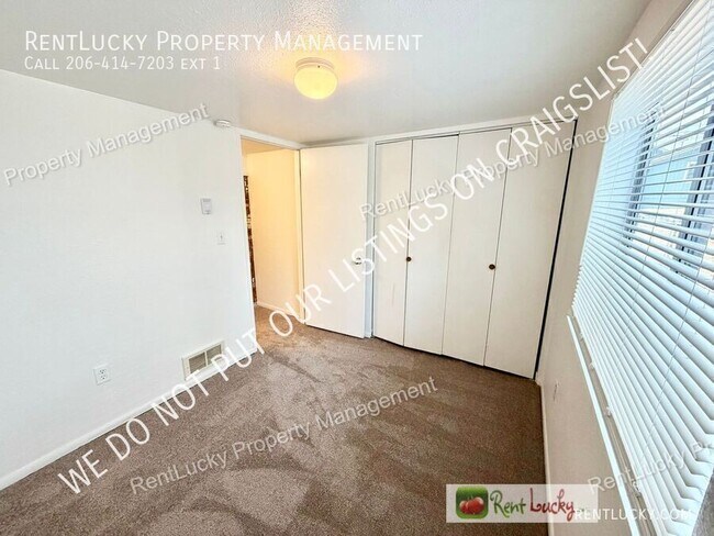 Building Photo - 5511 18th Ave S