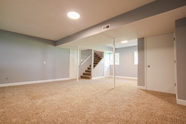 Building Photo - Pet Friendly Three Bedroom with Basement!