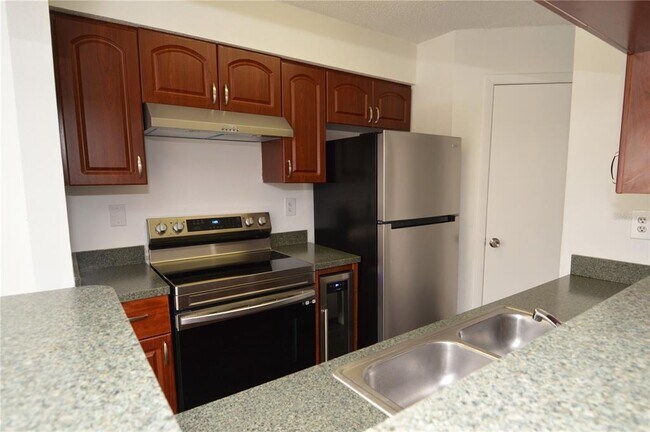 Building Photo - 8742 Mallard Reserve Dr