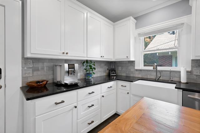 Building Photo - 2305 W Rosedale St S