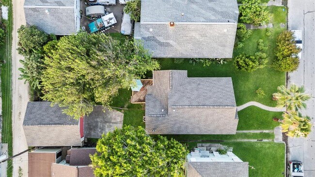 Building Photo - 4120 Avenue S 1/2