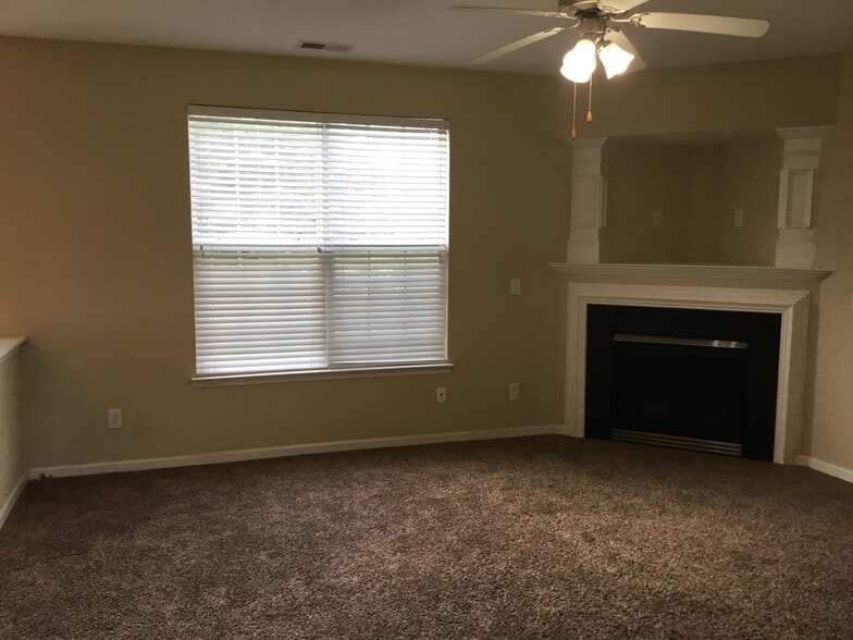 Building Photo - 802 Celtic Crossing Dr