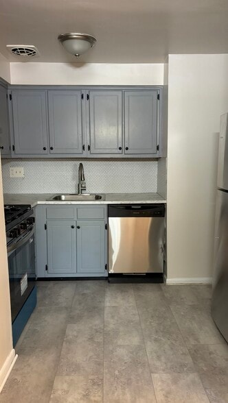 Building Photo - 321 Forrest Ave