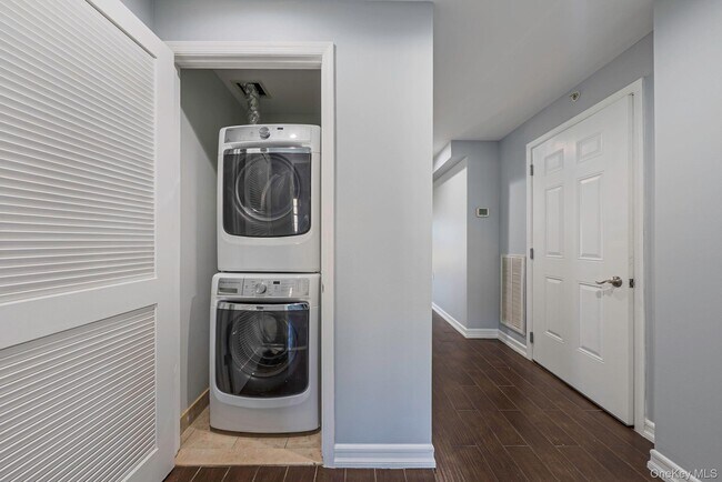 Building Photo - 102-20 Rockaway Beach Blvd