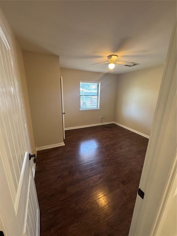 Building Photo - 211 Bluebird Dr