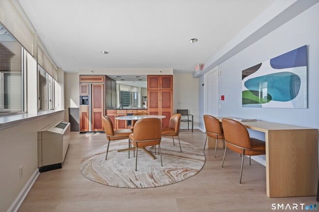 Building Photo - 25 Forest St