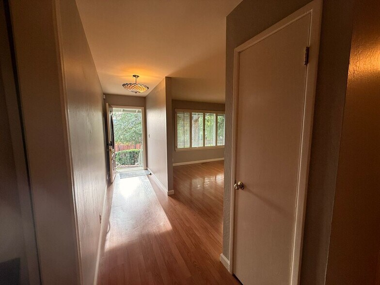 Building Photo - 4263 Croce Ct