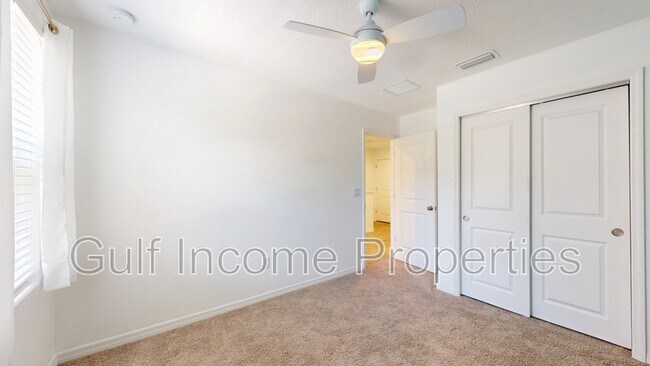 Building Photo - 10340 Oakside Dr