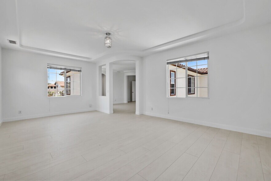Building Photo - 5142 Pearce Dr