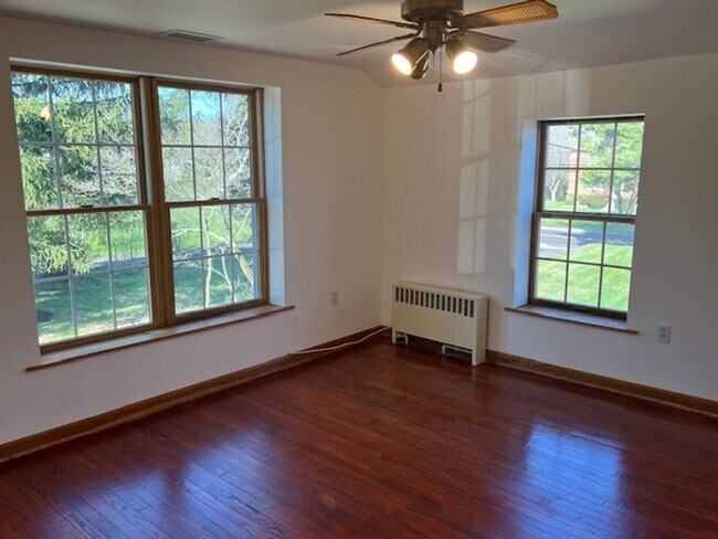 Building Photo - Beautiful Landale 4 Bedroom Single with 2 car garage for rent $3,650/month