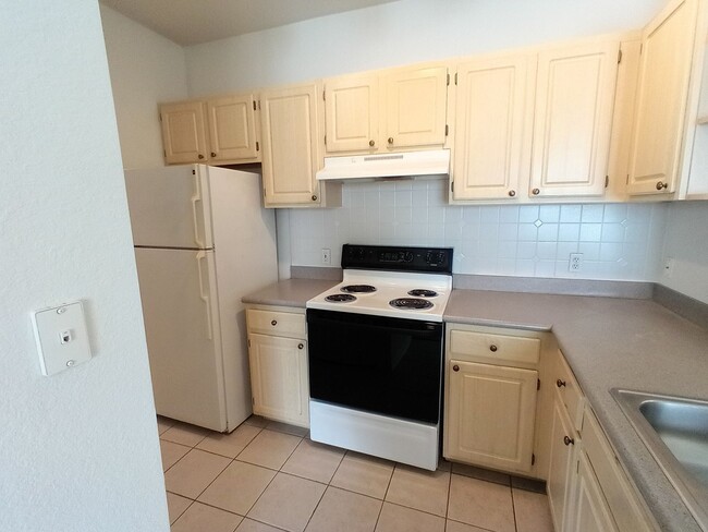 Building Photo - Visconti West Condominium - Unit 8304